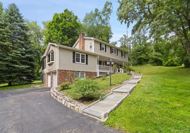 4th image of 2 Lalli Dr, Somers, NY 10536 | MLS# 979950