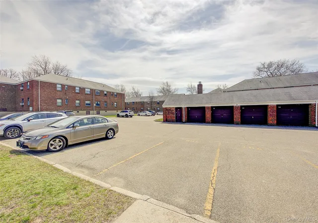 2nd image of 160-36 Cross Island Pkwy, Whitestone, NY 11357
