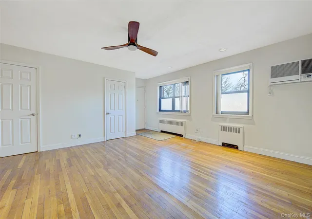 5th image of 160-36 Cross Island Pkwy, New York, NY 11357