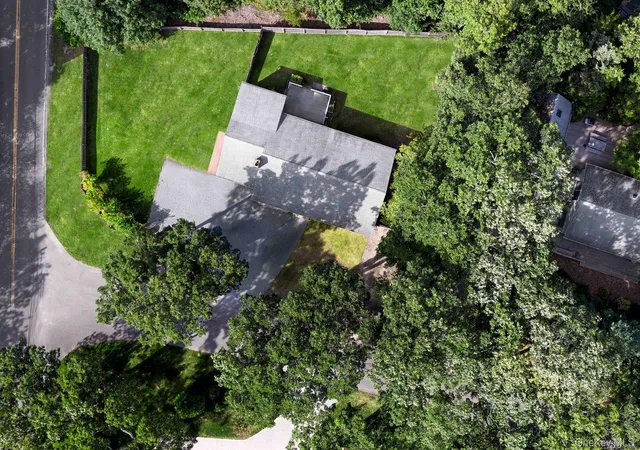13th image of 3 Chapel Lane, East Hampton, NY 11937 | MLS# 979963