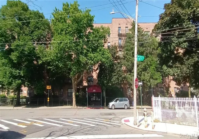 Photo 1 of Condo for sale at 131 11 Kew Gdns #6N, Richmond Hill, NY 11418 | MLS# 979991 | Listing updated on 2026-04-06
