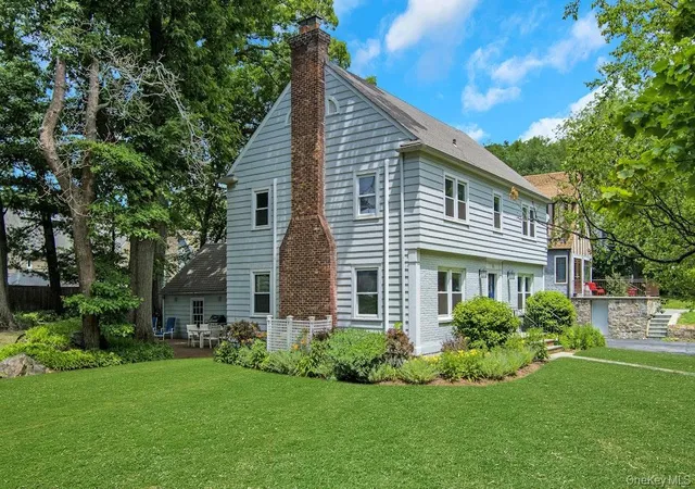3rd image of 91 Vaughn Ave, New Rochelle, NY 10801 | MLS# 979995