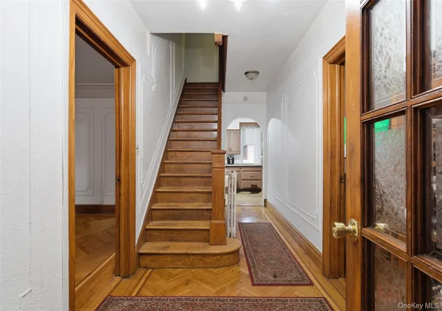 Listing Photo 4 - Condo for sale in building located at 128th Pkwy N, Yonkers, NY 10704