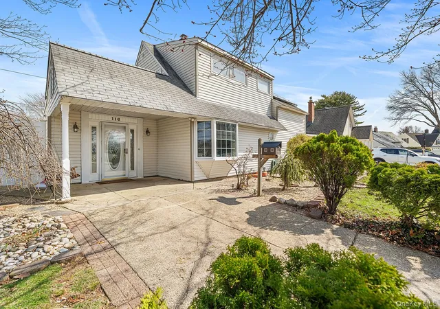 Photo 2 of Sale Pending at 116 Red Maple Dr N, Levittown, NY 11756 | MLS# 980031 | Listing updated on 2026-09-19