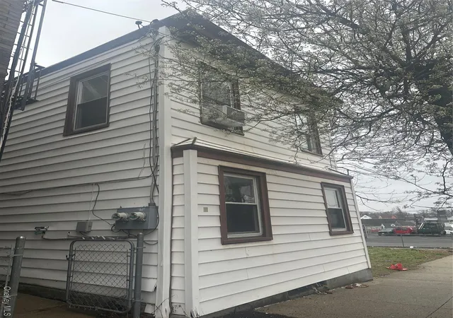 3rd image of 21 Drake Ave, New Rochelle, NY 10805 | MLS# 980069