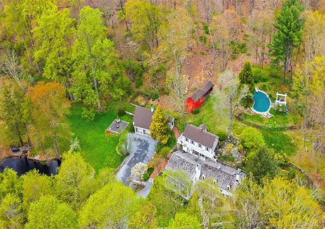 30th image of 95 Croton Lake Rd, Bedford, NY 10536 | MLS# 980144