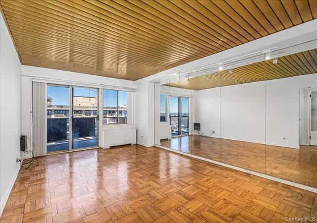 3rd image of 18-15 215Th St #17L, Bayside, NY 11360 | MLS# 980191