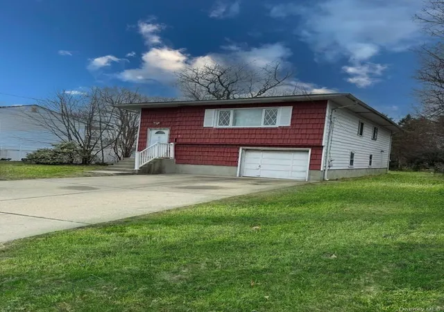 3rd image of 16 Jewel St, Brentwood, NY 11717 | MLS# 980195