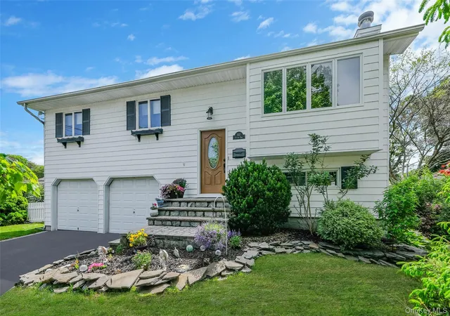 1st image of 103 Stephen Rd, Bayport, NY 11705 | MLS# 980232