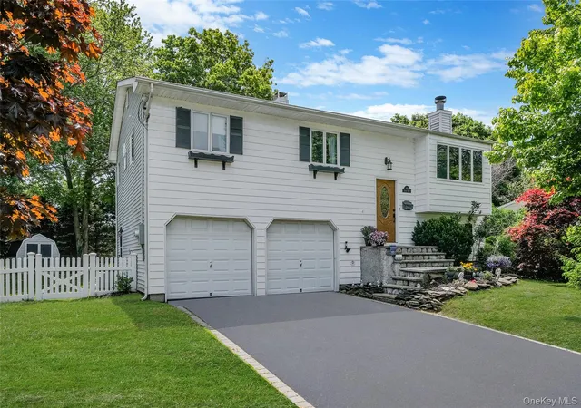 2nd image of 103 Stephen Rd, Bayport, NY 11705 | MLS# 980232