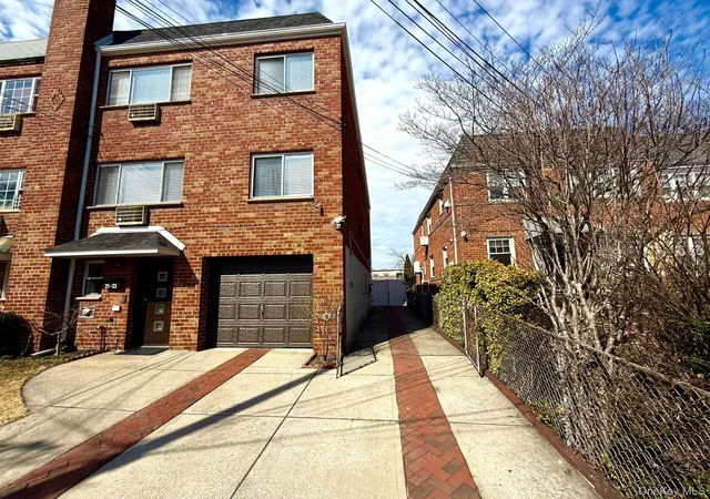 24th image of 2123 Amory Ct, New York, NY 11385 | MLS# 980239