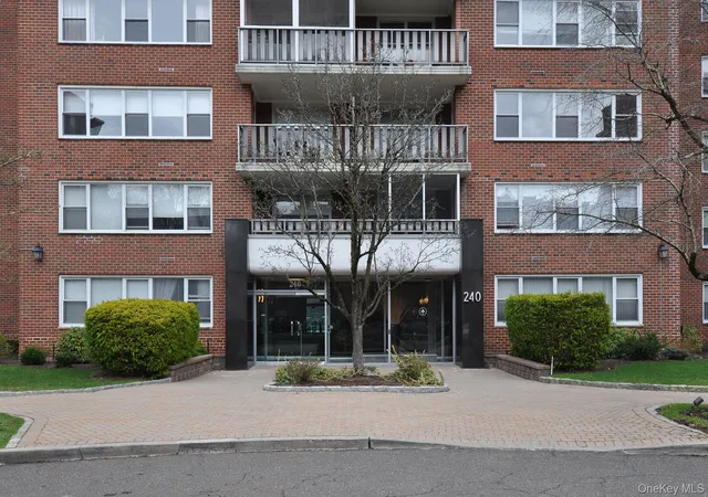Homes for sale in Eastchester, NY | 240 Garth Rd #6B2, Eastchester, NY 10583 | MLS# 980246