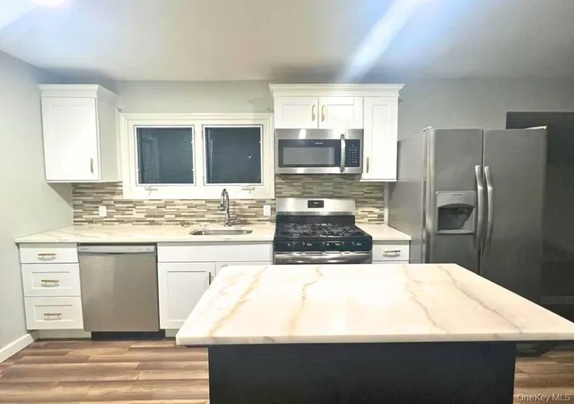 5th image of 240 S Strong Ave, Lindenhurst, NY 11757 | MLS# 980301