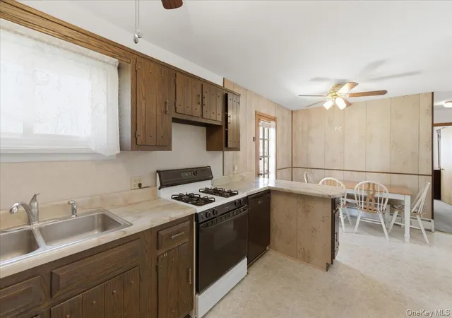 Photo 3 of Sale Pending at 84 Orchard Dr, Leeds, NY 12451 | MLS# 980367 | Listing updated on 2026-09-19