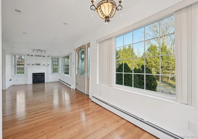4th image of 17 Pine Hill Rd, Woodbury, NY 10930 | MLS# 980393