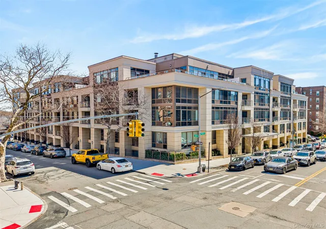 Homes for sale in New York, NY | 6405 Yellowstone Blvd #206AS, New York, NY 11375 | MLS# 980397