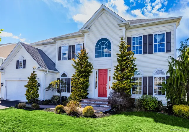 2nd image of 32 Avolet Ct, Mount Sinai, NY 11766 | MLS# 980424