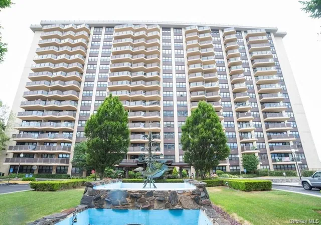 4th image of 1815 215Th St #16J, Bayside, NY 11360 | MLS# 980485