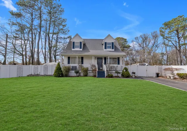 1st image of 502 Station Rd, Bellport, NY 11713 | MLS# 980489