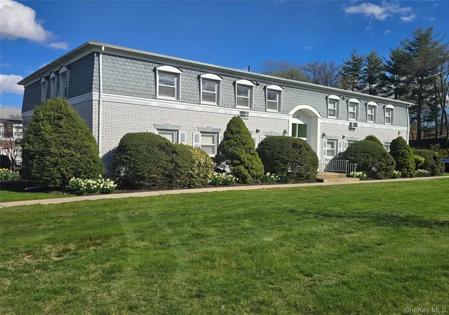 Homes for sale in Clarkstown, NY | 14 Normandy Vlg #5, Clarkstown, NY 10954 | MLS# 980524