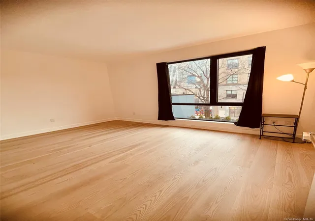 Photo 2 of Condo for sale at 27 09 40th Avenue #3D, New York, NY 11101 | MLS# 980532 | Listing updated on 2026-08-04