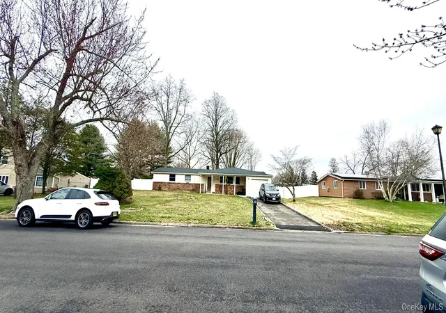 4th image of 39 University Heights Ct, Brookhaven, NY 11790 | MLS# 980564