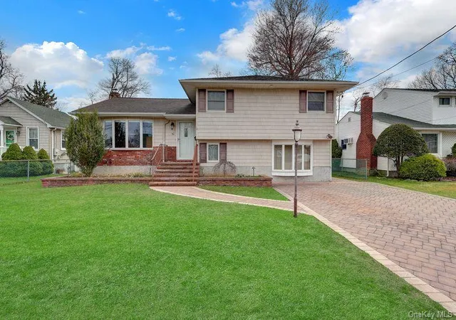 2nd image of 50 Independence Ave, Babylon, NY 11702 | MLS# 980570