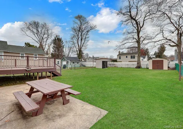 4th image of 50 Independence Ave, Babylon, NY 11702 | MLS# 980570