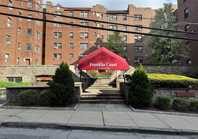 Photo 1 of Sale Pending at 3 Franklin Ave #4M, White Plains, NY 10601 | MLS# 980595 | Listing updated on 2026-09-19