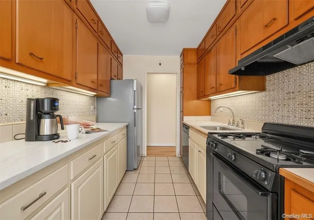 3rd image of 99-10 60Th Ave #5D, Corona, NY 11368 | MLS# 980623
