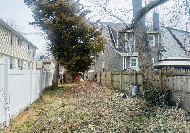3rd image of 115 Avenue Avenue, Jamaica, NY 11434 | MLS# 980640