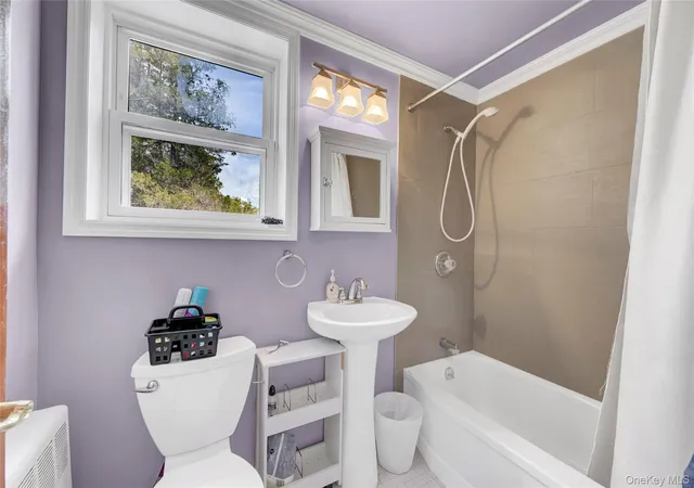 37th image of 12 Barberry Ln, Roslyn Heights, NY 11577 | MLS# 980642
