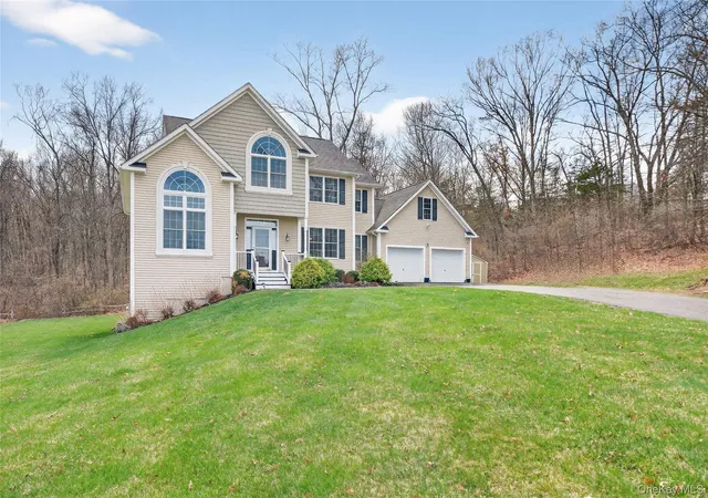 2nd image of 30 Meadowood Ln, Wappingers Falls, NY 12590 | MLS# 980726