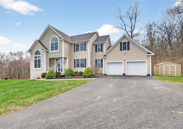 3rd image of 30 Meadowood Ln, Wappingers Falls, NY 12590 | MLS# 980726