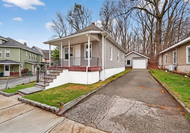Photo 2 of Sale Pending at 222 Bleakley Ave, Buchanan, NY 10511 | MLS# 980760 | Listing updated on 2026-09-19
