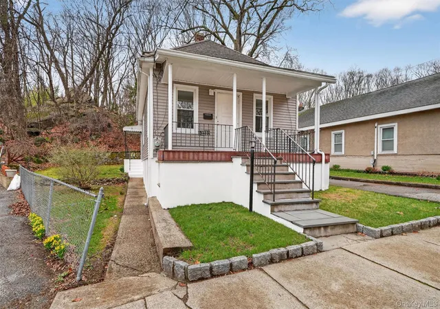 Photo 3 of Sale Pending at 222 Bleakley Ave, Buchanan, NY 10511 | MLS# 980760 | Listing updated on 2026-09-19