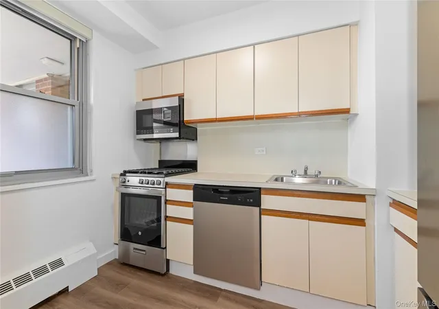 Photo 3 of Sale Pending at 61-15 97 #14E, New York, NY 11374 | MLS# 980796 | Listing updated on 2026-07-18
