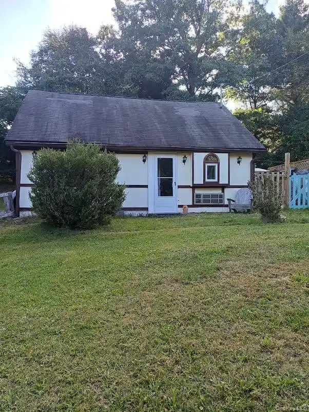 Photo 1 of Single family home for sale at 3 Lakeview Dr W, Wurtsboro, NY 12790 | MLS# 980826 | Listing updated on 2026-10-24