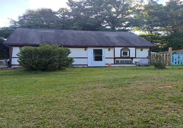Photo 1 of Single family home for sale at 3 Lakeview Dr W, Wurtsboro, NY 12790 | MLS# 980826 | Listing updated on 2026-10-12