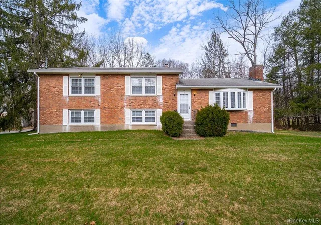 Photo 1 of Sale Pending at 86 W Main St, Washingtonville, NY 10992 | MLS# 980867 | Listing updated on 2026-09-19