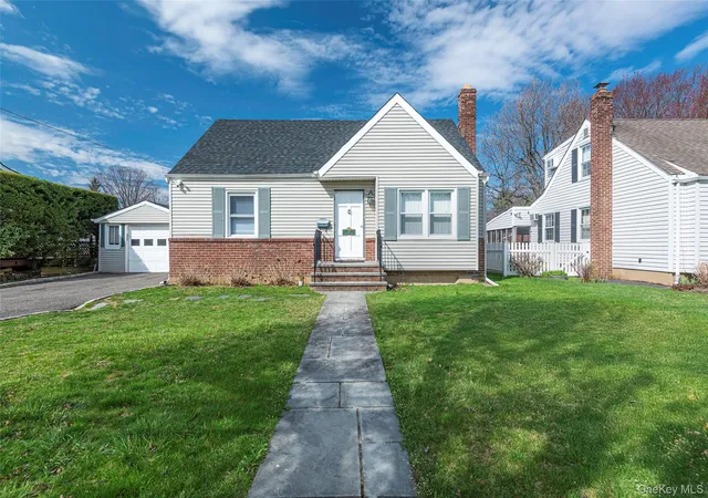 1st image of 61 Dosoris Ln, Glen Cove, NY 11542 | MLS# 980874