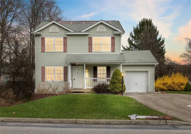 Homes for sale in Poughkeepsie (town), NY | 42 Autumn Dr, Poughkeepsie (town), NY 12603 | MLS# 980894