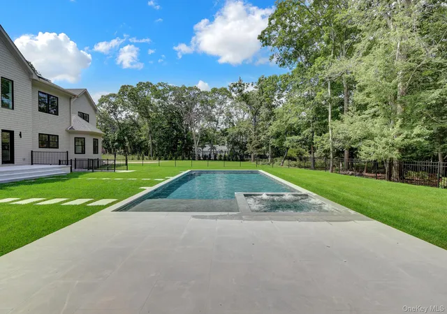 Homes for sale in Southampton, NY | 69 Jagger Ln, Southampton, NY 11977 | MLS# 980917