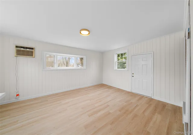 5th image of 1656 N Gardiner Dr, Bay Shore, NY 11706 | MLS# 980918