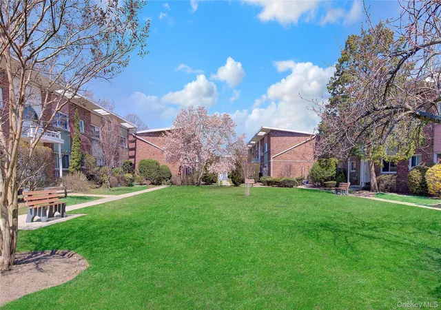 Photo 3 of Sale Pending at 273 Newbridge Rd #D2, Levittown, NY 11756 | MLS# 980923 | Listing updated on 2026-09-19