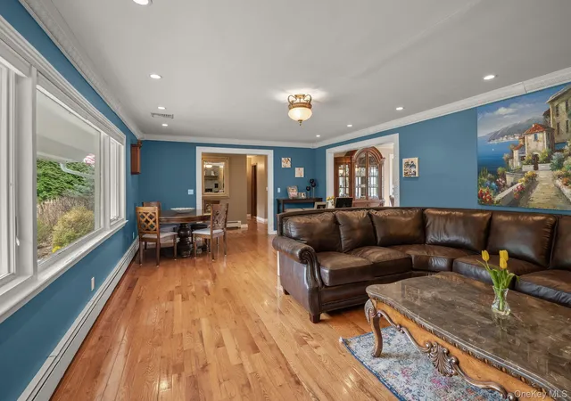 5th image of 431 Woodbury Rd, Huntington, NY 11724 | MLS# 980960