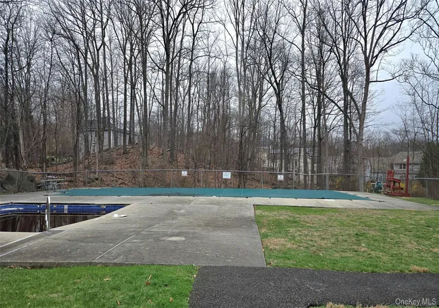 Homes for sale in Woodbury, NY | 12 Redwood Dr, Woodbury, NY 10930 | MLS# 980963