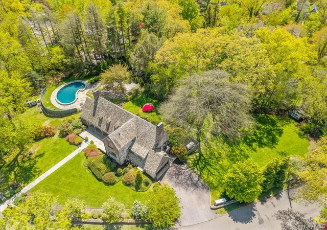 Photo 1 of Sale Pending at 1 Dundee Rd, Larchmont, NY 10538 | MLS# 981004 | Listing updated on 2026-05-20