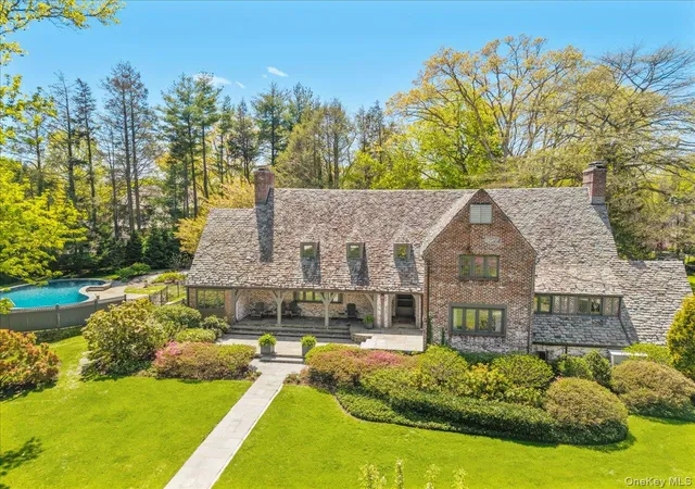 Photo 2 of Sale Pending at 1 Dundee Rd, Larchmont, NY 10538 | MLS# 981004 | Listing updated on 2026-05-20