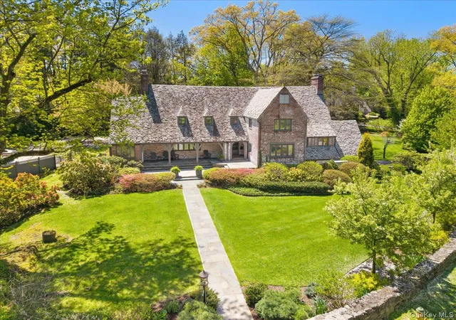 Photo 3 of Sale Pending at 1 Dundee Rd, Larchmont, NY 10538 | MLS# 981004 | Listing updated on 2026-05-20